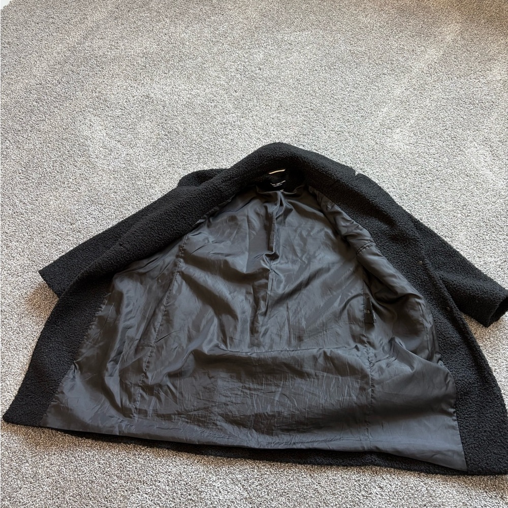 Women's Black Coat - Picture 4 of 4